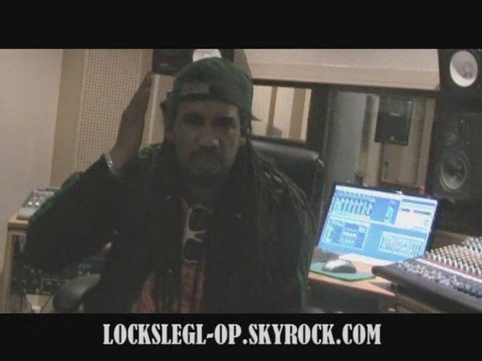 Lockslegl POUR LA SORTIE DE SOUS LA PLUME DE L AIGLE