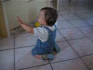 bébé danseur techno