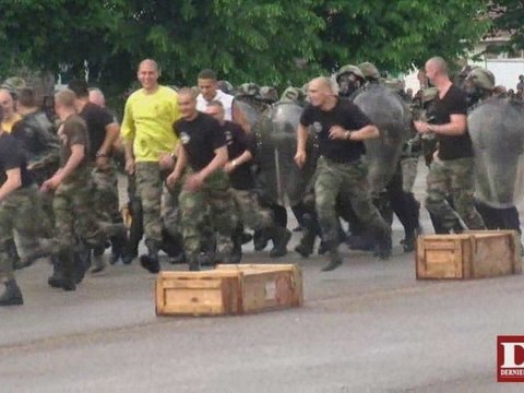 Démonstration contrôle de foule portes ouvertes 152e RI