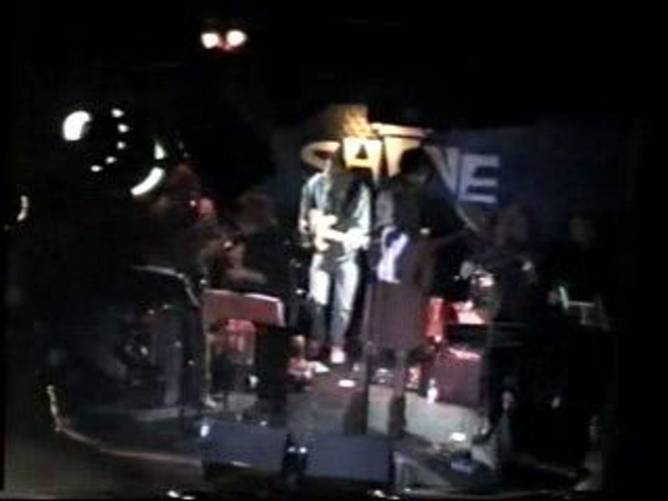 Deborah Harry performing “Casa Au Fuego”