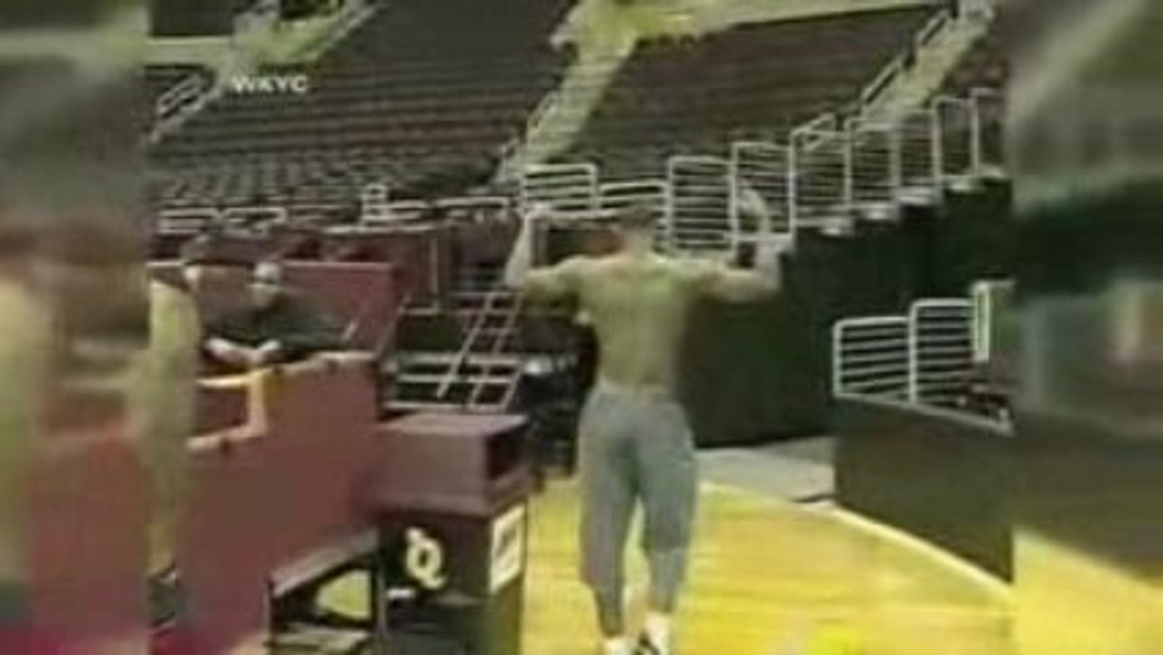 LeBron James Ridiculous Shot