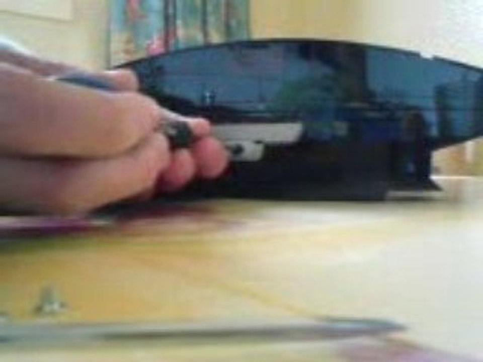 Démonter 1 disque dur ps3 (Video de Dady920)