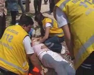 BİLECİK'TE ARAÇ TAKLA ATTI