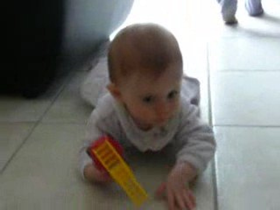 Naémie qui rampe, Mai 2009