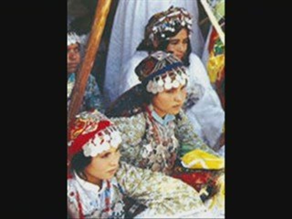 HOMMAGE AUX FEMMES DE TAMAZGHA (AFRIQUE DU NORD).