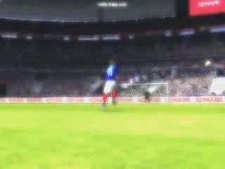 Benzema en reprise de volée acrobatique