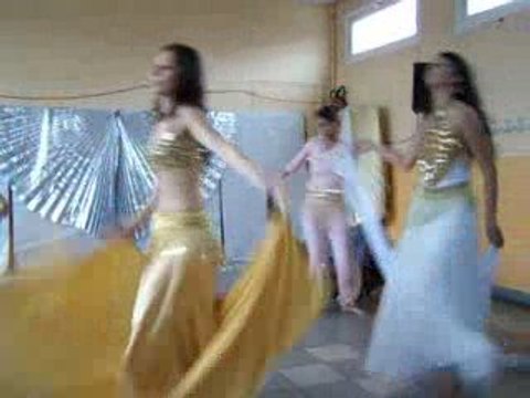 Danse Orientale Cendra et élèves 16/O5/2009 (2/3)