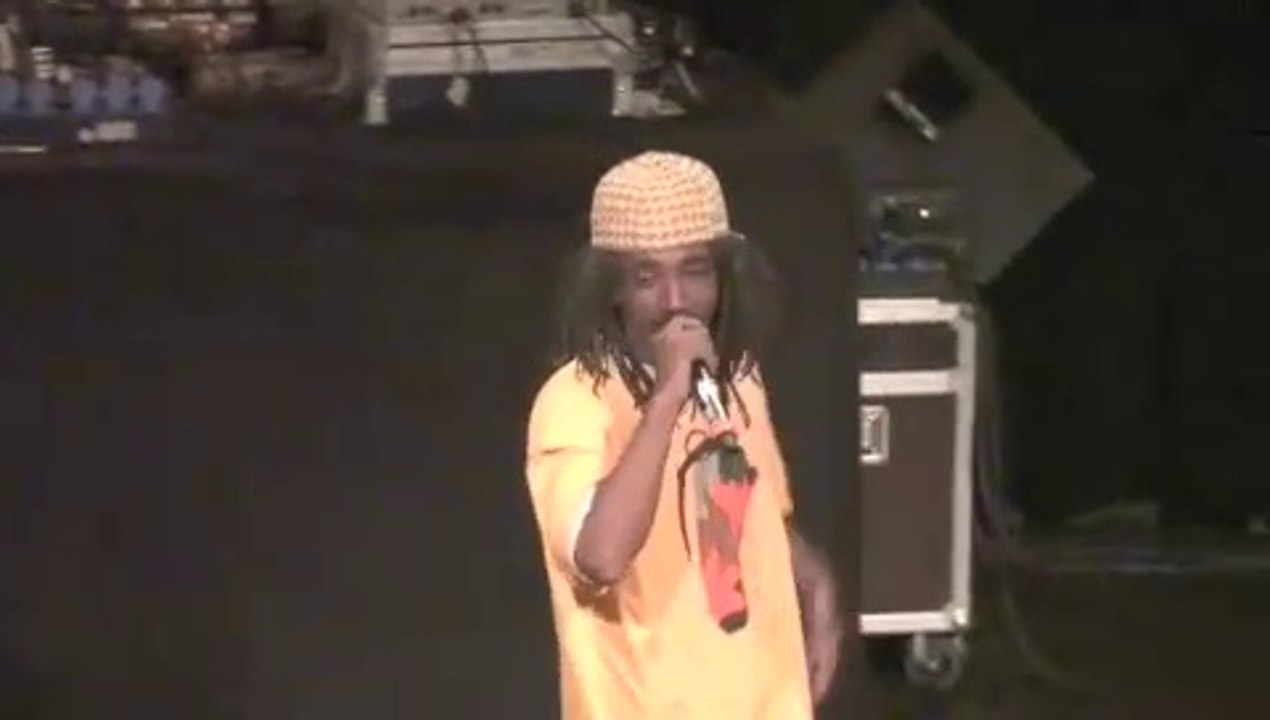 Akil the MC Live