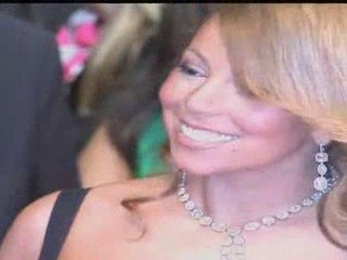 Michael Jackson shows off his dancers