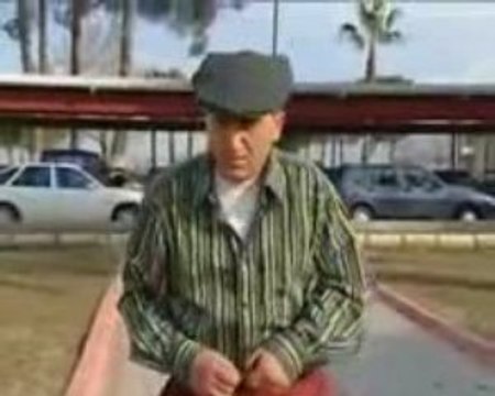 Demin burdan bir adam gectimi