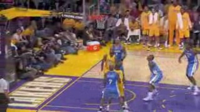 Kenyon Martin goes sky high to block Kobe Bryant's floater