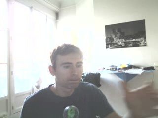 Wiwi égratigne "Teach me to dance"