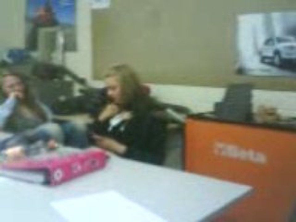 delire avec les filles en classe >