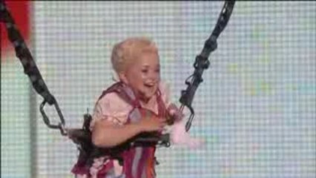 Cirque Du Soleil (Live Eurovison Song Contest 2009)
