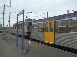 manoeuvre de la bb 16741 avec le rrr bleu