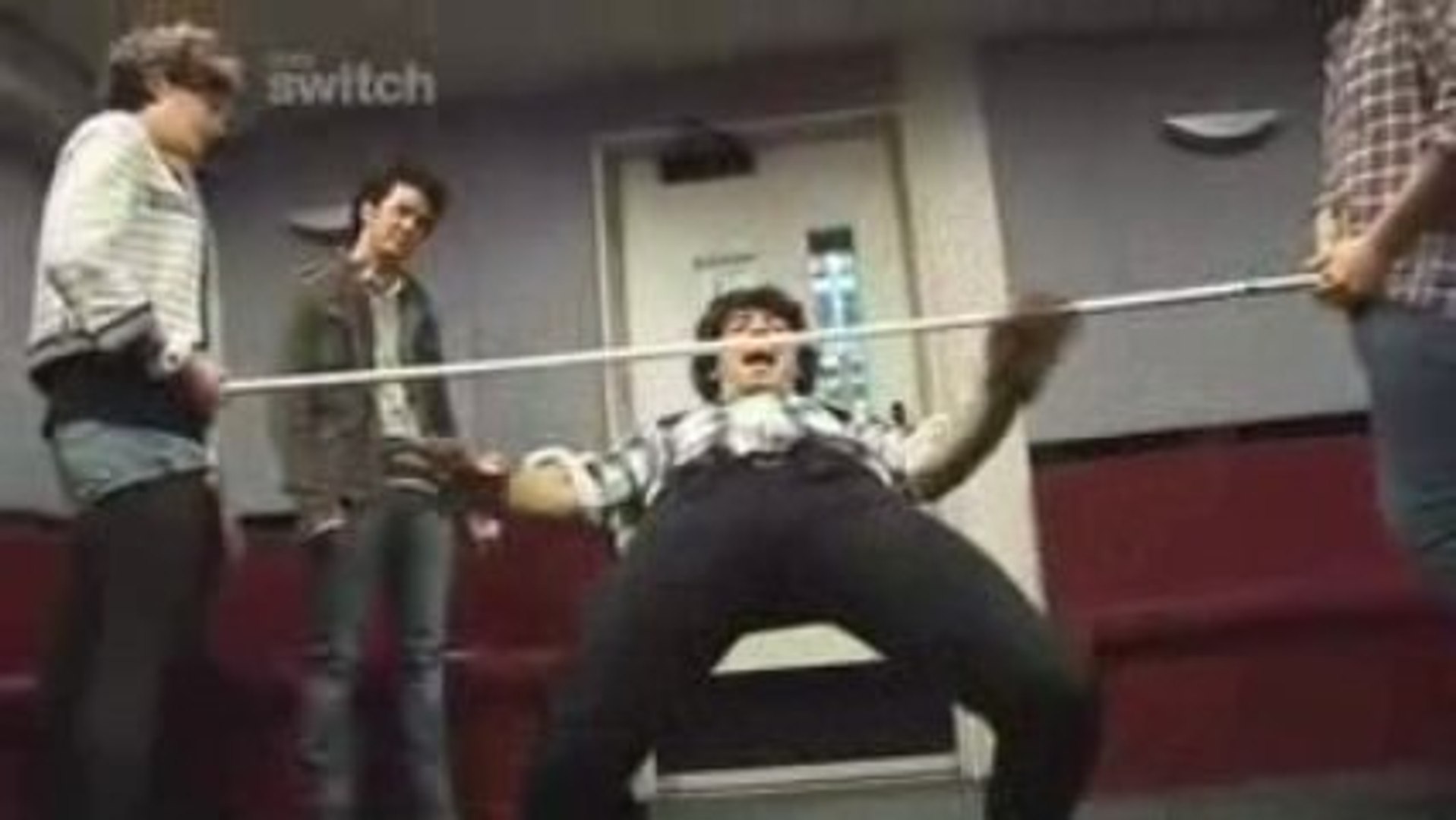 ⁣Jonas Brothers jouent au Limbo
