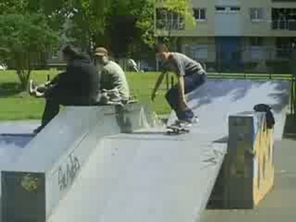 Hubert : Kickflip band drop