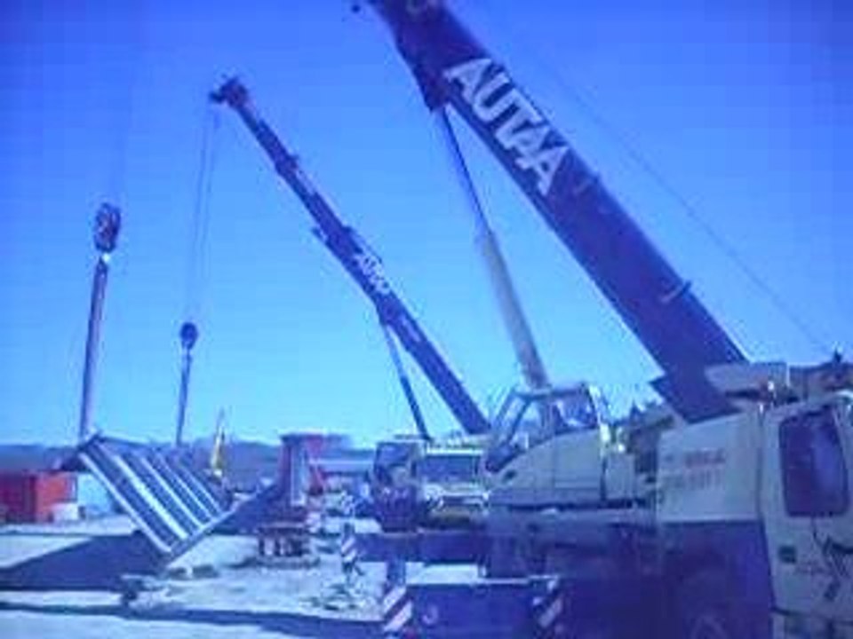 Levage d'une poutre de pont a65