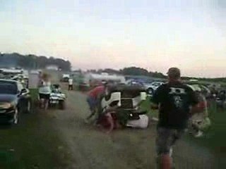 Grosse gamelle en voiture de golf