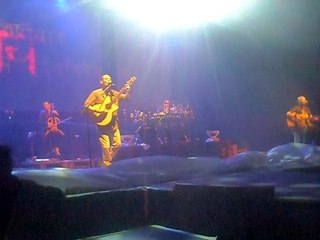 Mrs Roy  entrée scene tryo