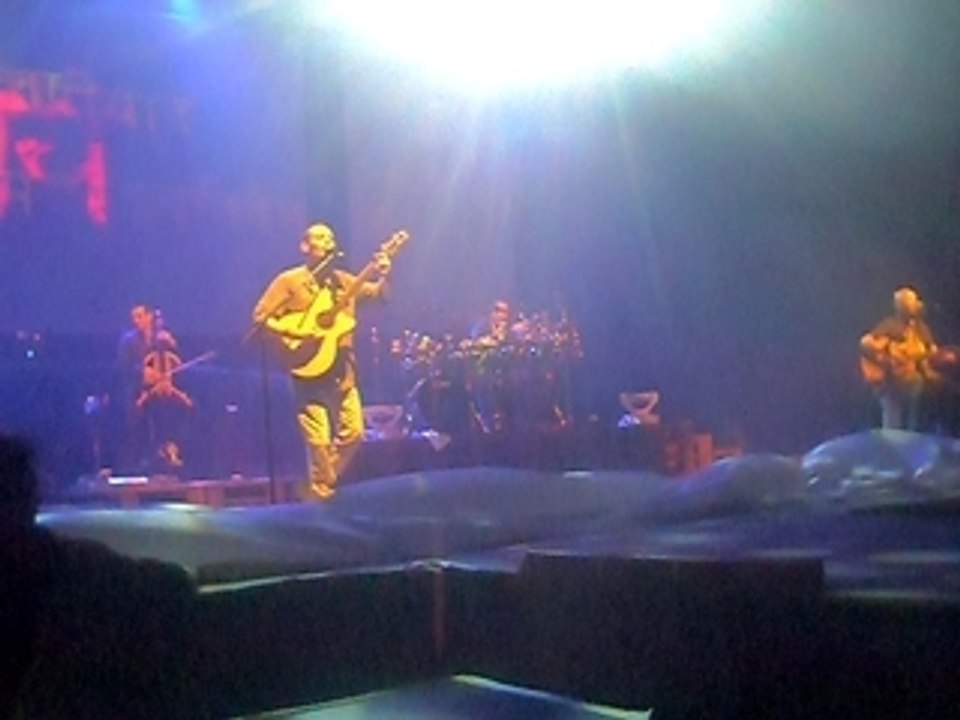 Mrs Roy  entrée scene tryo