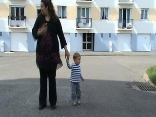 Gwendal est capable de marcher seul mais ... 3/3