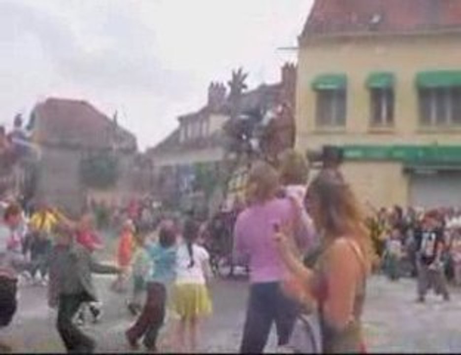 Somain : carnaval 2009-le mékanibulle_horloge-vélocipède