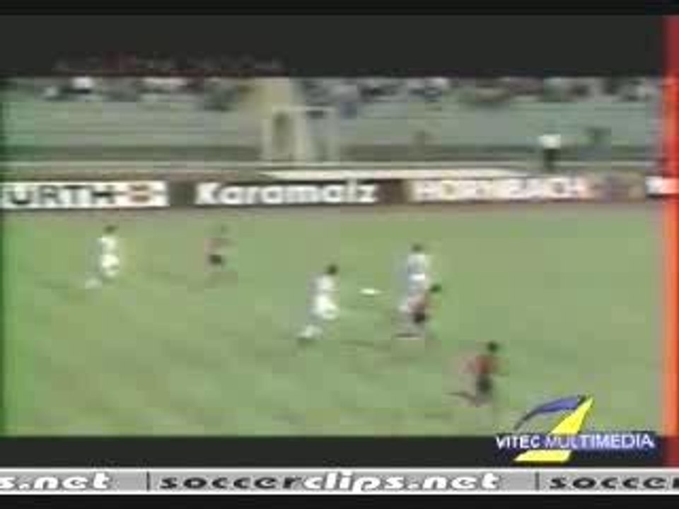 Okocha dribbling everyone