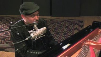 Gospel Star Smokie Norful Sings Hope