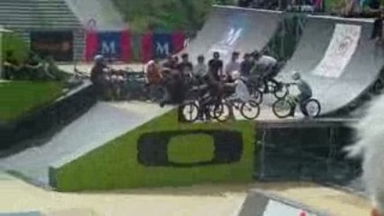 backflip fise final bmx -16 ans