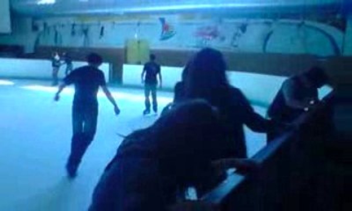 Patinoire 22/05/09 ( Dans la patinoire )