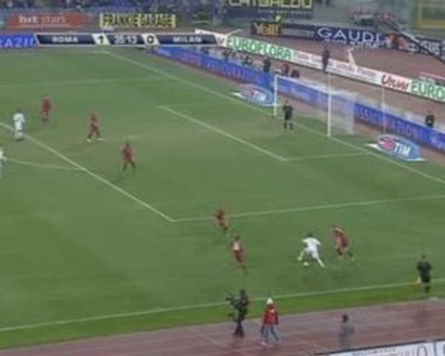 Pato face à la As Rome