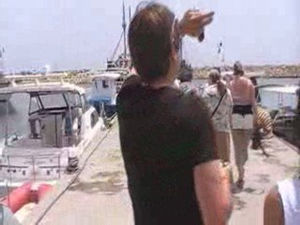 MOV025