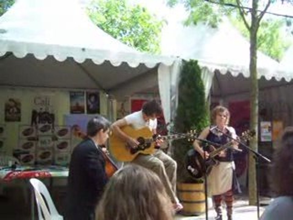 melissmell à CFM alors chante 2009