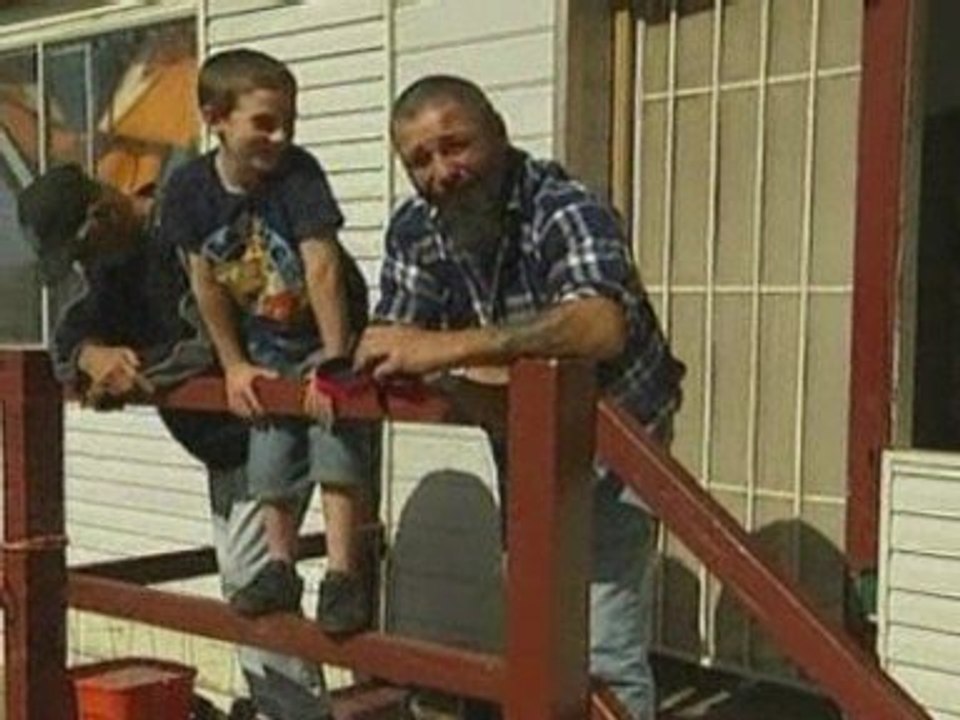 Thousands trapped in Australia floods