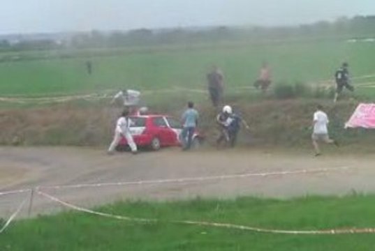 sortie de route n 63 au rallye de mezidon 2009