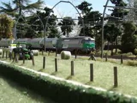 trains de cerealiers tracte par la 68000 fret