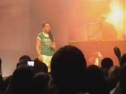 KAYLINE EN 1èRE PARTIE DE KENZA-FARAH A LYON !!!