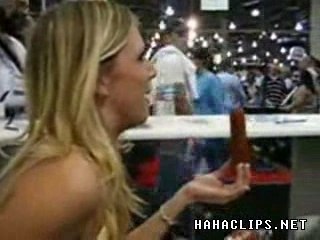 Very Hot Girl Show Her Technic