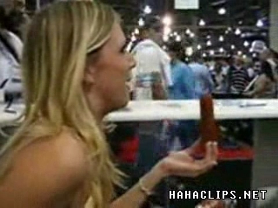 Very Hot Girl Show Her Technic