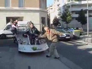 Francis aux commandes du Vélomnibus