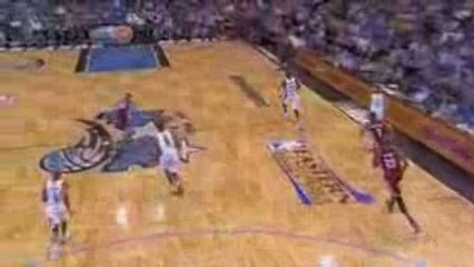 Mikael Pietrus gets the pass from Courtney Lee and gets the