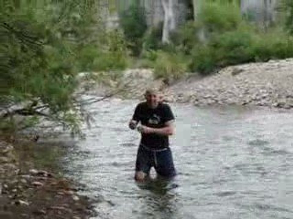 loga traverse la riviere