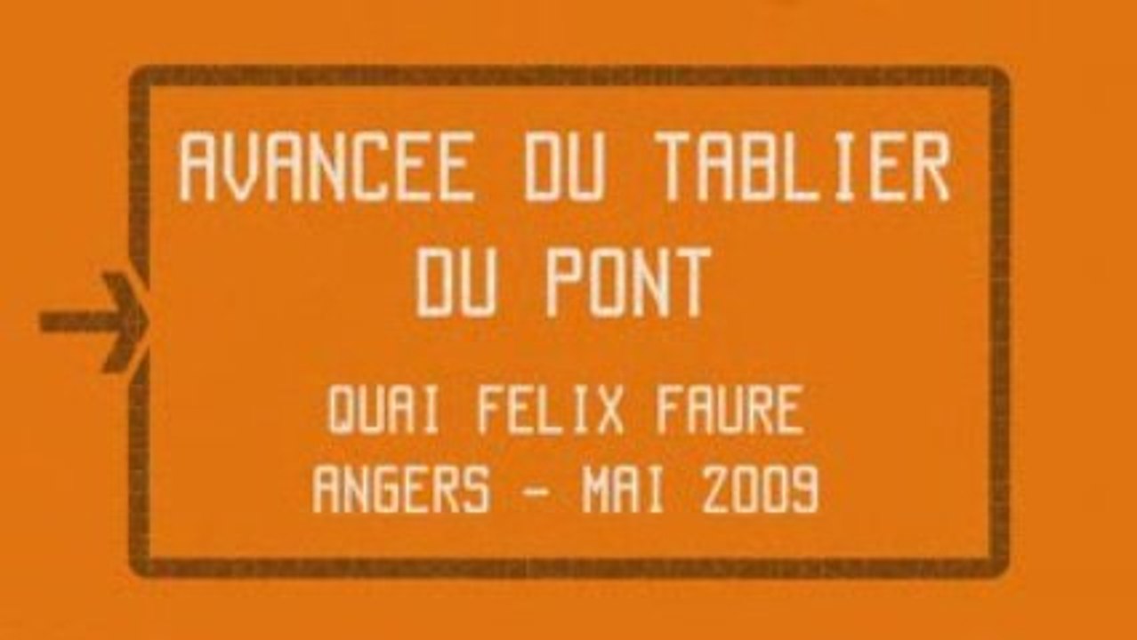 Avancée du tablier du pont du tramway d'Angers