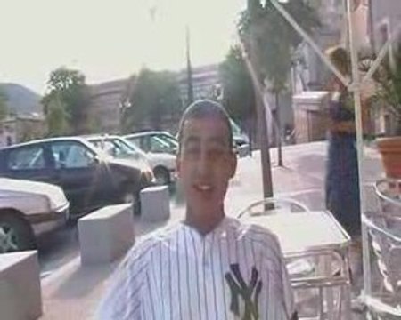 Street bench-message et petit histoire courte d el hussein