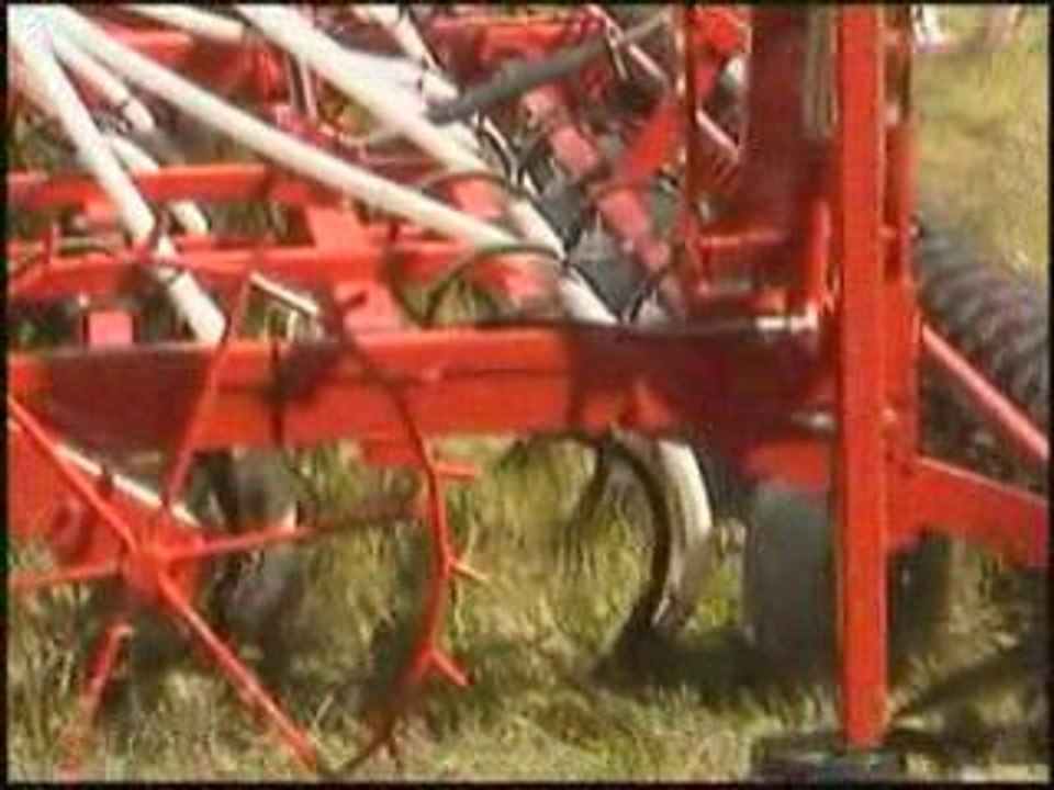 Agri Structures semoir Semflex 6 m repliable porté