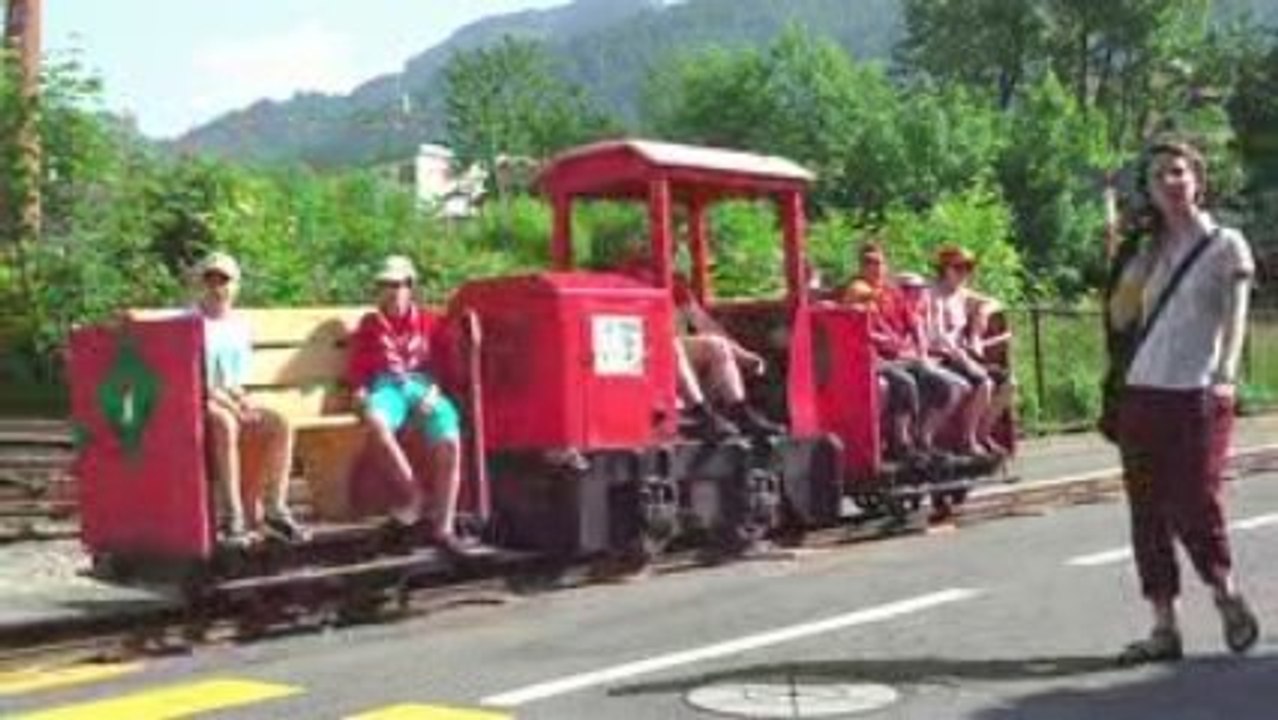 Quand les scouts jouent au train