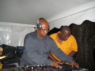 Dj Fano lors de la soirée Carré Blanc 23/05/09