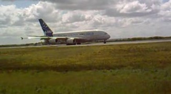 Airbus A380 - Décollage à Guipavas