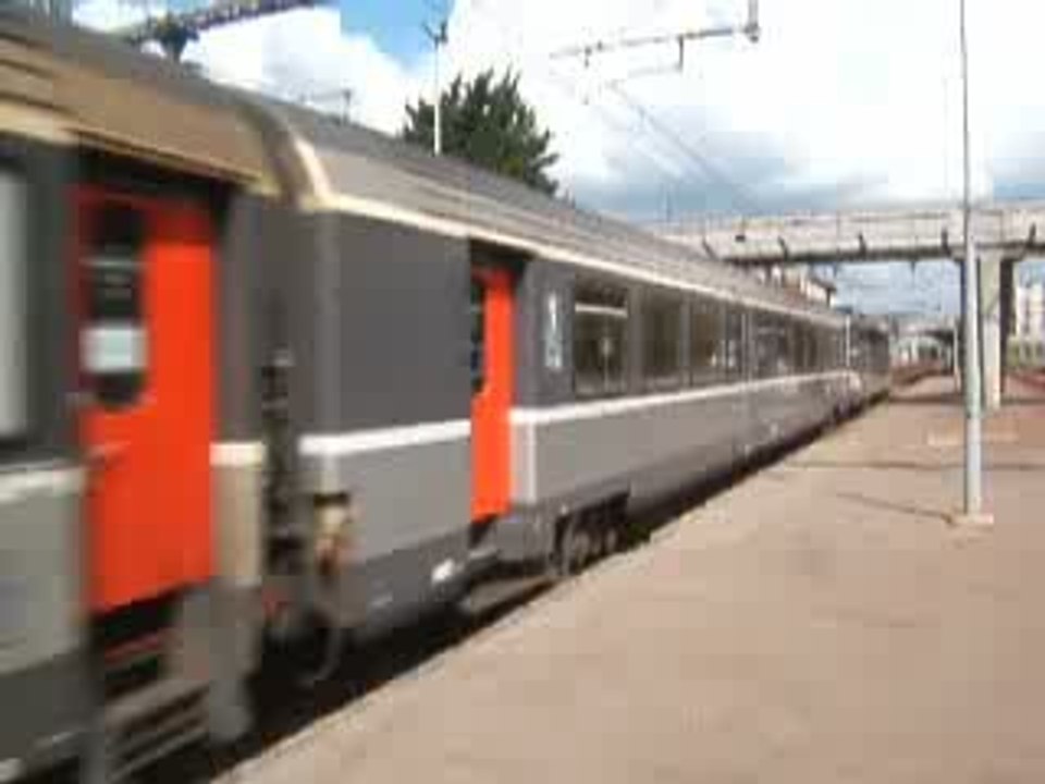 Une 16000 en tête d'un W Deauville Paris Batignoles